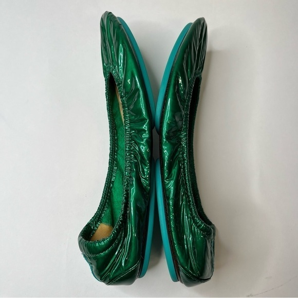 TIEKS by Gavrieli Emerald Green Metallic Shiny Patent Leather Ballet Fold Flats - Picture 7 of 13